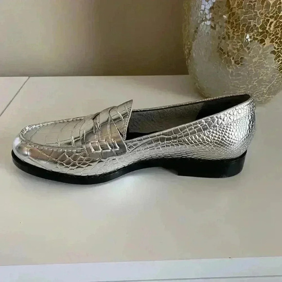 Marc Fisher LTD Halli Croc Embossed Penny Loafer - Picture 8 of 10